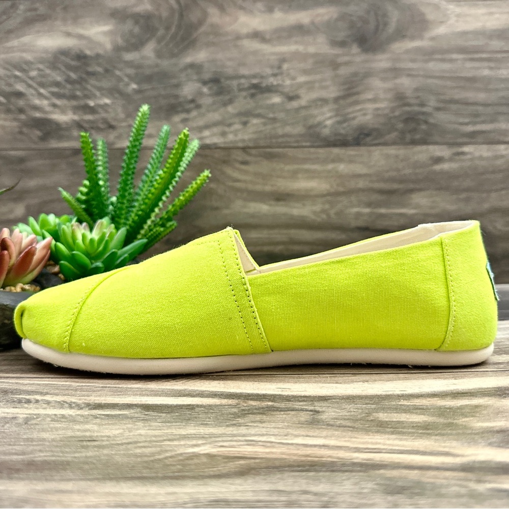 NIB Toms Alpargata Vivid Canvas Slip On Flats Loafers Neon Yellow 8.5 39 - Picture 8 of 12